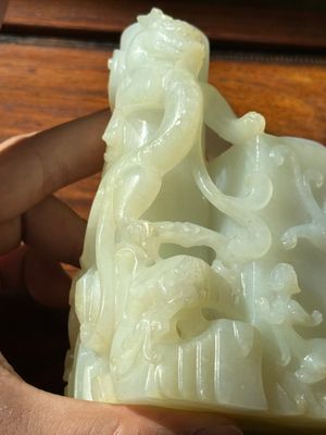 A Chinese white jade 'dragon' ink container with Qianlong mark and possibly of the period — photo 16