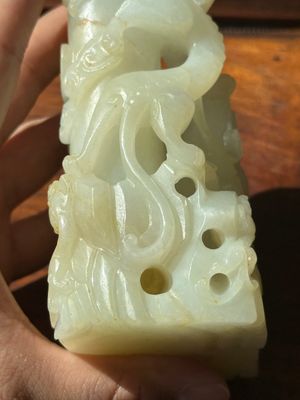 A Chinese white jade 'dragon' ink container with Qianlong mark and possibly of the period — photo 17
