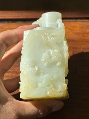 A Chinese white jade 'dragon' ink container with Qianlong mark and possibly of the period — photo 4