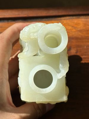 A Chinese white jade 'dragon' ink container with Qianlong mark and possibly of the period — photo 5