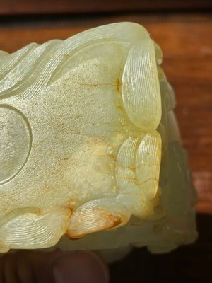A Chinese white jade 'dragon' ink container with Qianlong mark and possibly of the period — photo 9