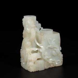 A Chinese white jade 'dragon' ink container with Qianlong mark and possibly of the period — photo 1