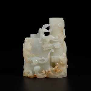 A Chinese white jade 'dragon' ink container with Qianlong mark and possibly of the period — photo 2