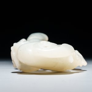 A Chinese white jade lingzhi model, 19/20th C. — photo 3
