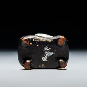 A Chinese white jade model of a gourd, 19th C. — photo 5