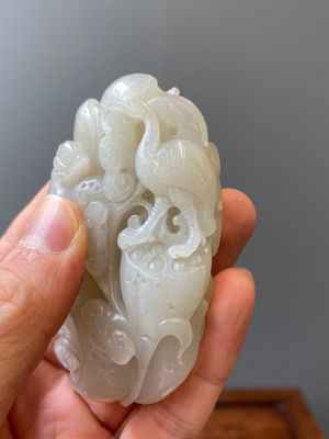 A Chinese white jade paper weight with a crane and a tiger, 17/18th C. — photo 5