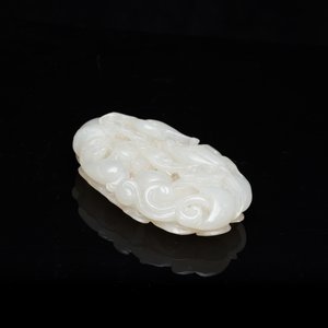A Chinese white jade paper weight with a crane and a tiger, 17/18th C. — photo 2