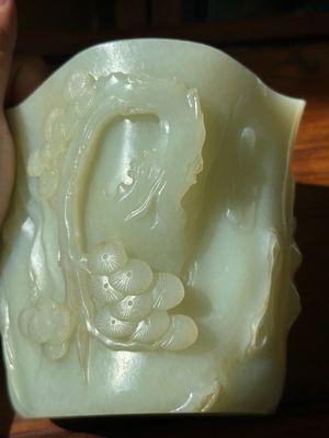 A Chinese white jade 'pine tree' brush pot, Qianlong — 照片 6
