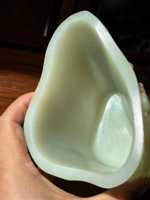 A Chinese white jade 'pine tree' brush pot, Qianlong — 照片 8