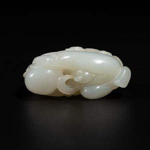 A Chinese white jade sculpture of a boy and a double gourd, Qing — foto 5