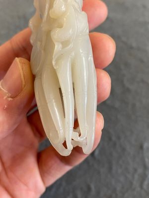 A Chinese white jade sculpture of a Buddha hand with monkeys, Qing — 照片 7