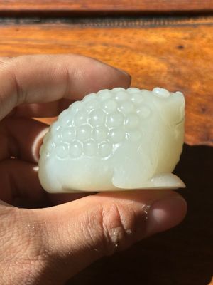 A Chinese white jade water pot in the shape of a three-legged toad, Qing — photo 3