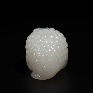 A Chinese white jade water pot in the shape of a three-legged toad, Qing — photo 3