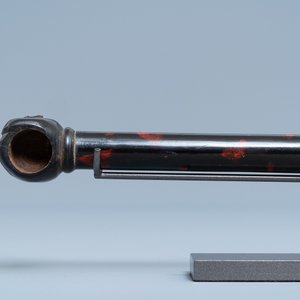 A Chinese woman's opium pipe in faux-tortoise lacquered and painted wood, 19th C. — 照片 8