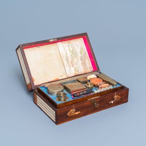 A Chinese wooden box with scholar's objects for a calligrapher or painter, 19th C. — 照片 2