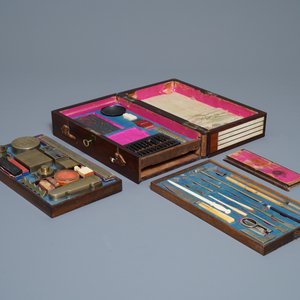 A Chinese wooden box with scholar's objects for a calligrapher or painter, 19th C. — 照片 23