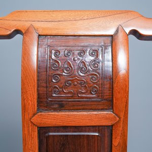 A Chinese wooden chair with inserted carved panels, 19th C. — 照片 16