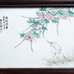 A Chinese wooden closet with 23 qianjiang cai plaques, 19/20th C. — photo 5