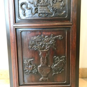 A Chinese wooden closet with 23 qianjiang cai plaques, 19/20th C. — photo 59