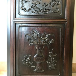 A Chinese wooden closet with 23 qianjiang cai plaques, 19/20th C. — photo 67