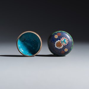 A Chinese wooden foldable coat rack, four cloisonné wares and a soapstone carving — photo 10