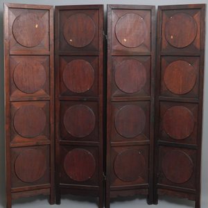 A Chinese wooden room divider with blue and white 'dragon' plaques, 19th C. — photo 6
