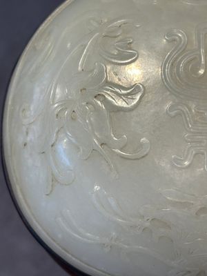 A Chinese wooden ruyi with white jade and a pair of table screens with jade, 19th C. — 照片 3