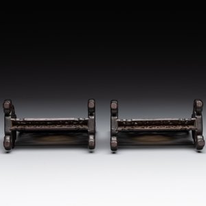A Chinese wooden ruyi with white jade and a pair of table screens with jade, 19th C. — 照片 5