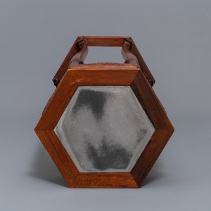 A Chinese wooden stand with marble top, 19/20th C. — 照片 6