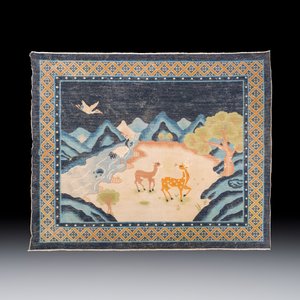 A Chinese woollen 'Cranes and Deer' carpet, 20th C. — photo 2