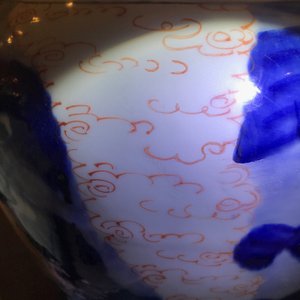 A Chinese wucai baluster vase and cover with playing boys, Transitional period — 照片 19