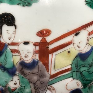 A Chinese wucai baluster vase and cover with playing boys, Transitional period — 照片 36
