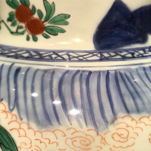 A Chinese wucai baluster vase and cover with playing boys, Transitional period — 照片 37