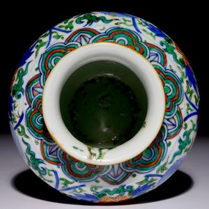 A Chinese wucai baluster vase with buddhist lions, 19th C. — photo 5