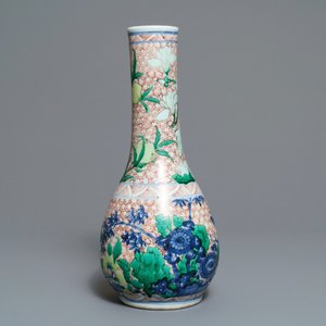 A Chinese wucai bottle vase with birds in a garden, Transitional period — photo 4