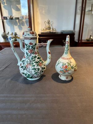 A Chinese wucai covered ewer and a rosewater sprinkler for the Islamic market, Kangxi — foto 1