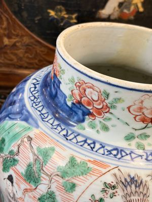 A Chinese wucai covered vase with narrative design and a jar mounted as a wine cooler, Transitional period — 照片 20