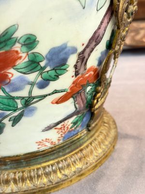 A Chinese wucai covered vase with narrative design and a jar mounted as a wine cooler, Transitional period — 照片 3