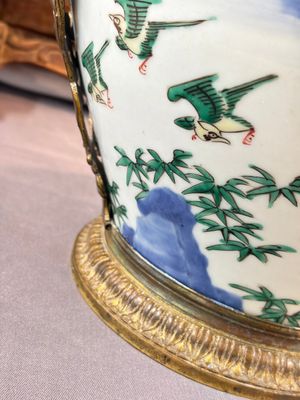 A Chinese wucai covered vase with narrative design and a jar mounted as a wine cooler, Transitional period — 照片 5