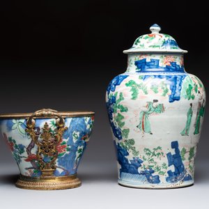 A Chinese wucai covered vase with narrative design and a jar mounted as a wine cooler, Transitional period — 照片 5