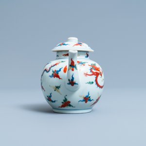 A Chinese wucai 'dragon' teapot and cover, Republic — 照片 3