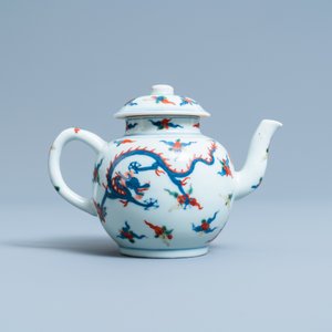 A Chinese wucai 'dragon' teapot and cover, Republic — 照片 4