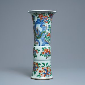 A Chinese wucai gu vase with a phoenix, Shunzhi — 照片 4