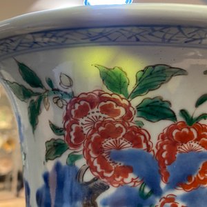 A Chinese wucai gu vase with a phoenix, Shunzhi — 照片 7