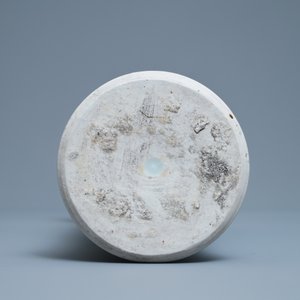 A Chinese wucai gu vase with a phoenix, Shunzhi — 照片 6