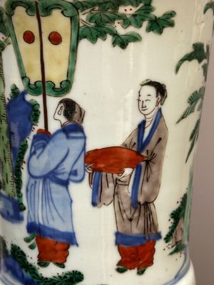 A Chinese wucai 'gu' vase with figurative design, Transitional period — photo 7