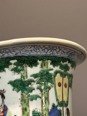 A Chinese wucai 'gu' vase with figurative design, Transitional period — photo 8