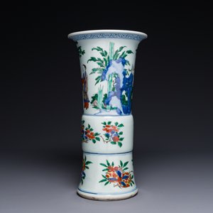 A Chinese wucai 'gu' vase with figurative design, Transitional period — photo 4