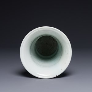 A Chinese wucai 'gu' vase with figurative design, Transitional period — photo 6