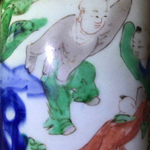 A Chinese wucai gu vase with figures, Shunzhi, Transitional period — photo 13